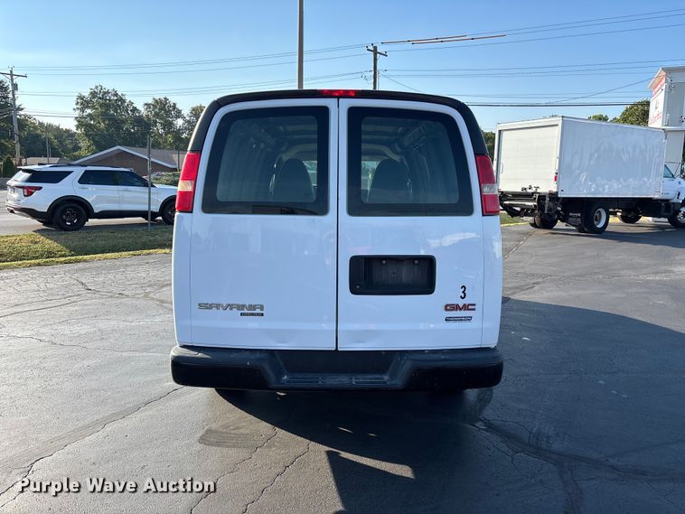 image for item FG0691 2013 GMC Savana 1500 van