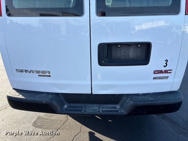 image for item FG0691 2013 GMC Savana 1500 van