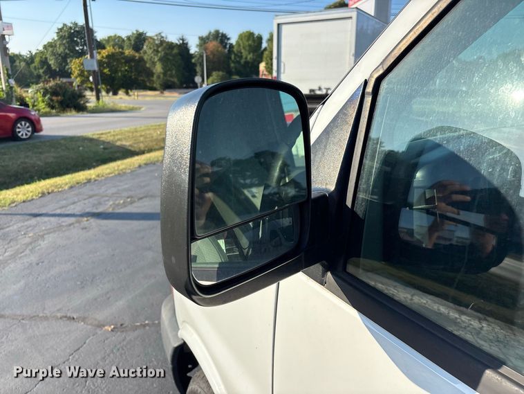 image for item FG0691 2013 GMC Savana 1500 van