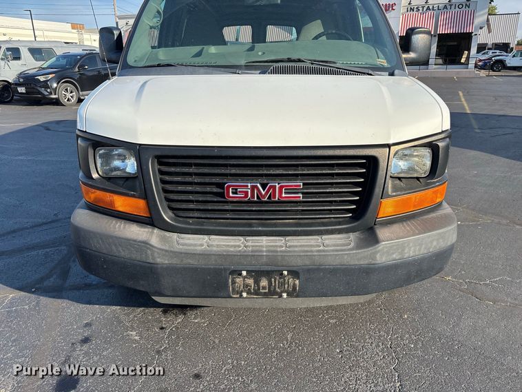 image for item FG0691 2013 GMC Savana 1500 van