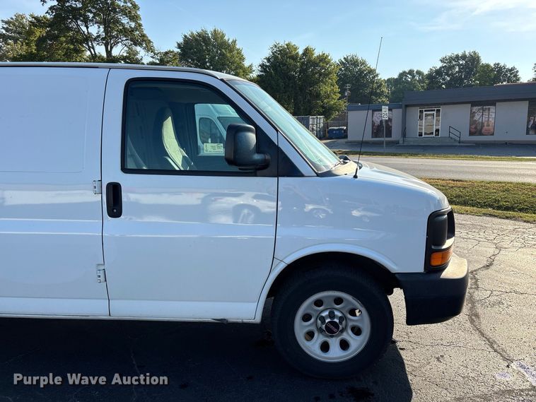 image for item FG0691 2013 GMC Savana 1500 van