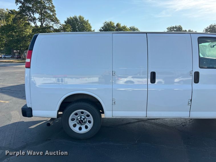 image for item FG0691 2013 GMC Savana 1500 van