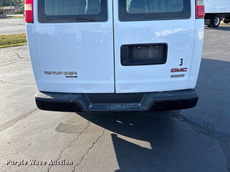 image for item FG0691 2013 GMC Savana 1500 van