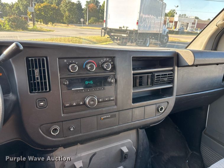 image for item FG0691 2013 GMC Savana 1500 van