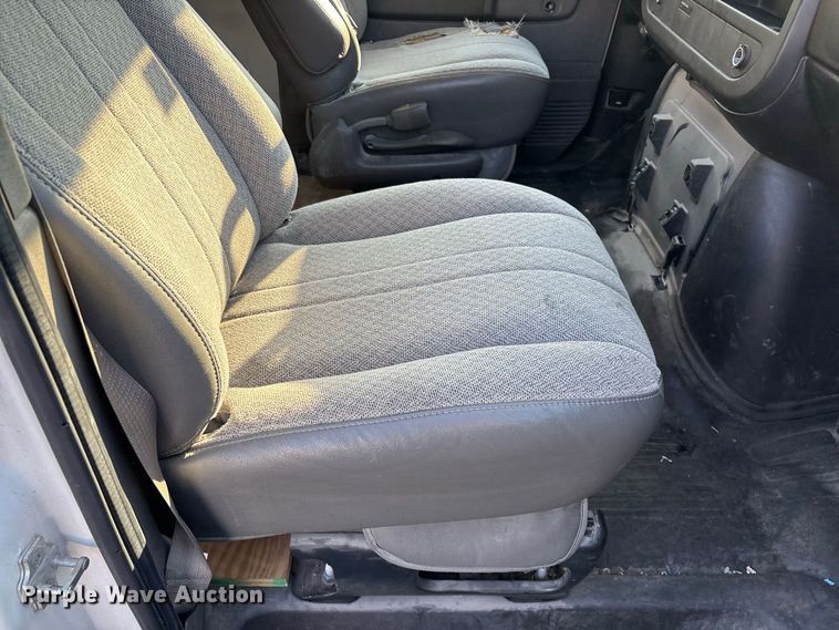 image for item FG0691 2013 GMC Savana 1500 van