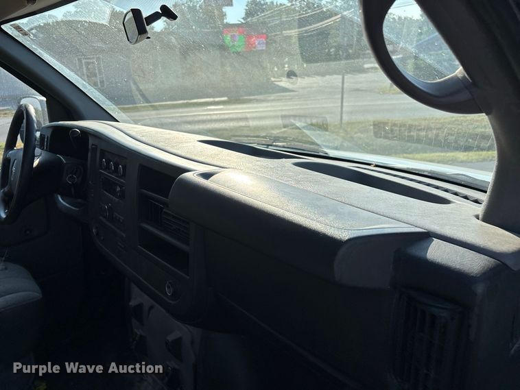 image for item FG0691 2013 GMC Savana 1500 van