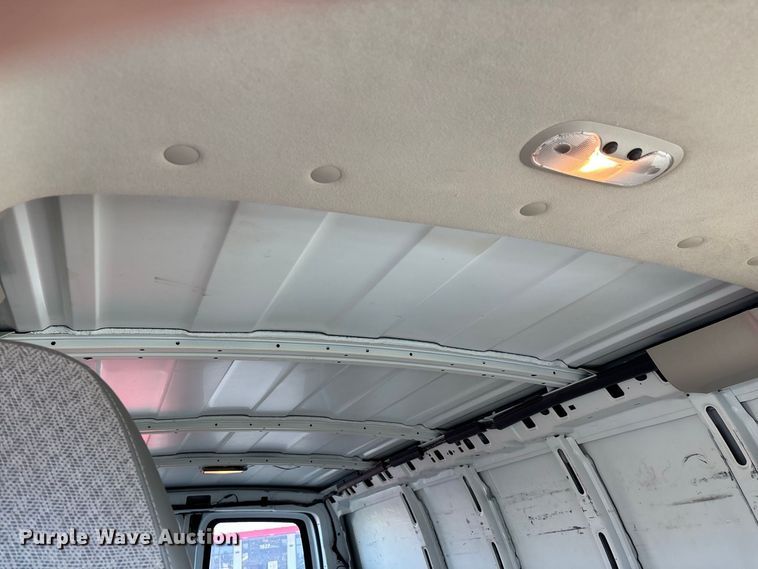image for item FG0691 2013 GMC Savana 1500 van