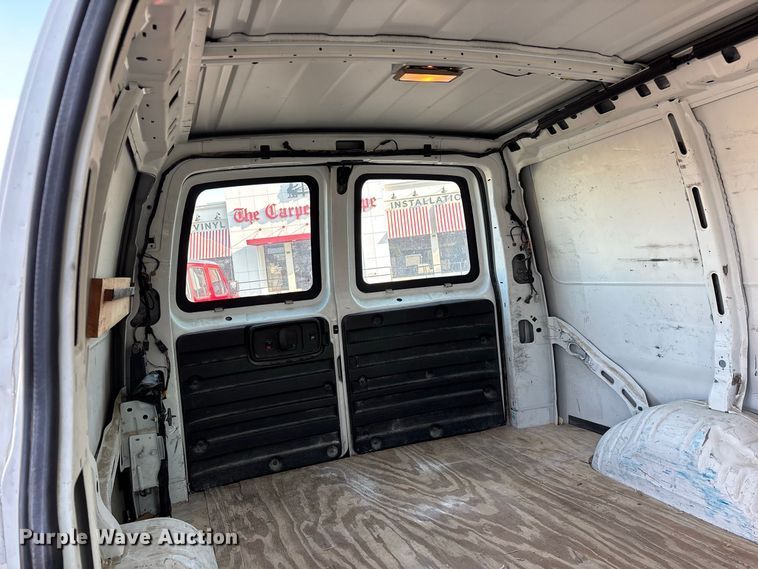 image for item FG0691 2013 GMC Savana 1500 van
