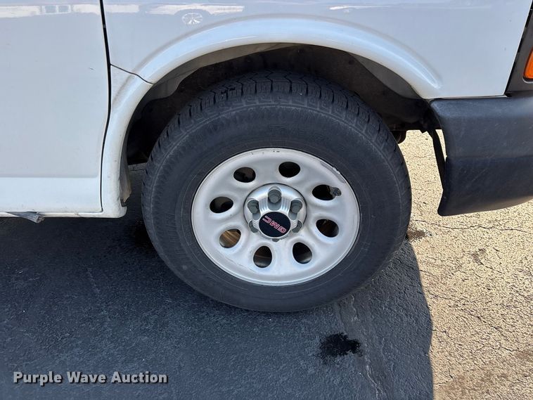 image for item FG0691 2013 GMC Savana 1500 van