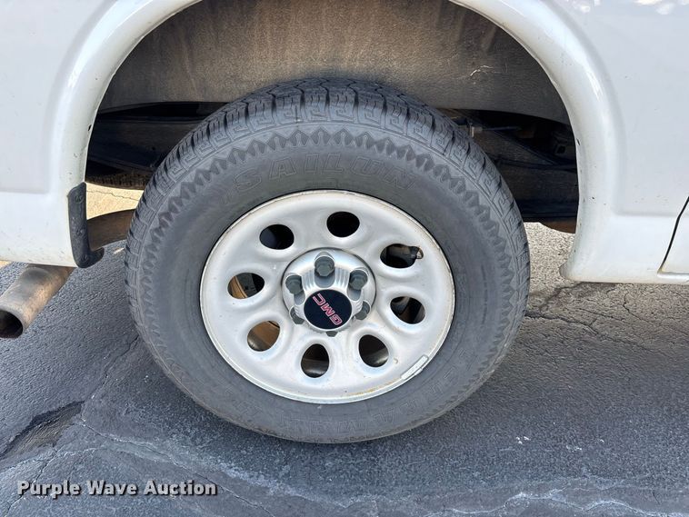 image for item FG0691 2013 GMC Savana 1500 van