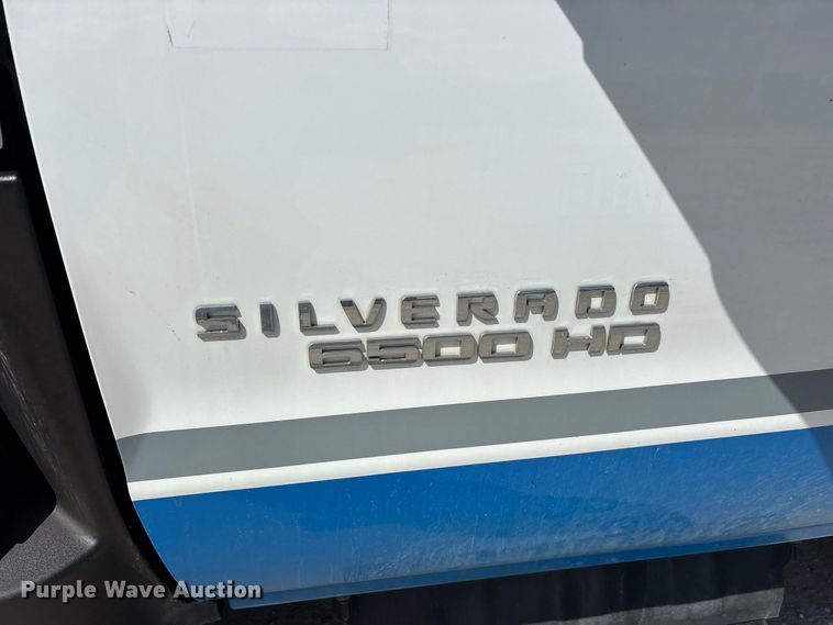 image for item FG0710 2021 Chevrolet Silverado 6500HD flatbed truck