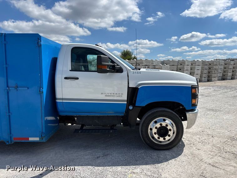 image for item FG0710 2021 Chevrolet Silverado 6500HD flatbed truck
