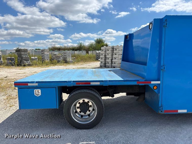 image for item FG0710 2021 Chevrolet Silverado 6500HD flatbed truck