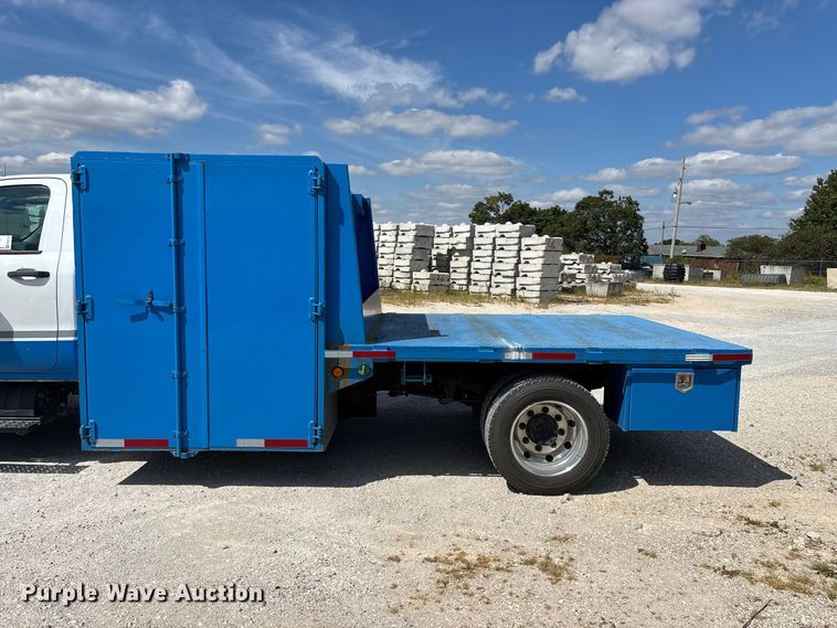 image for item FG0710 2021 Chevrolet Silverado 6500HD flatbed truck