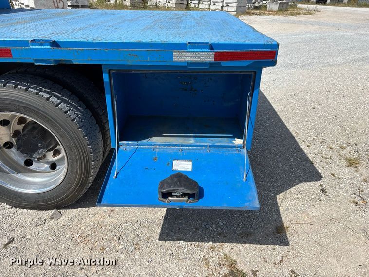 image for item FG0710 2021 Chevrolet Silverado 6500HD flatbed truck