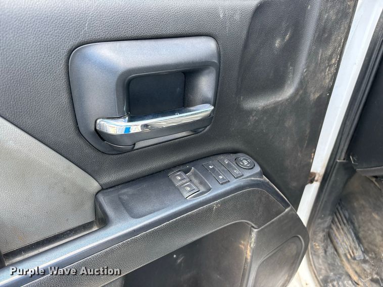 image for item FG0710 2021 Chevrolet Silverado 6500HD flatbed truck