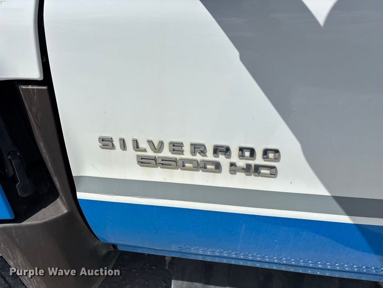 image for item FG0711 2021 Chevrolet Silverado 5500 HD flatbed truck