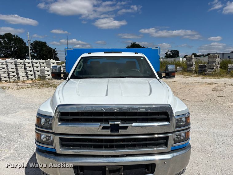 image for item FG0711 2021 Chevrolet Silverado 5500 HD flatbed truck