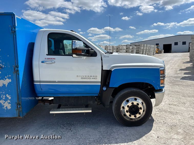 image for item FG0711 2021 Chevrolet Silverado 5500 HD flatbed truck