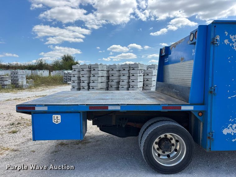 image for item FG0711 2021 Chevrolet Silverado 5500 HD flatbed truck