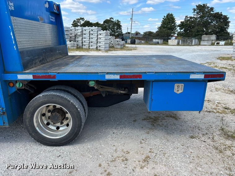 image for item FG0711 2021 Chevrolet Silverado 5500 HD flatbed truck
