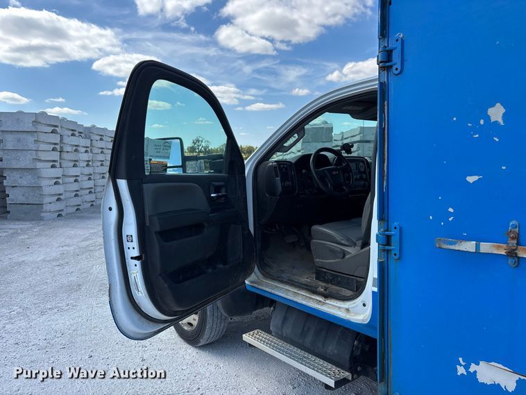 image for item FG0711 2021 Chevrolet Silverado 5500 HD flatbed truck