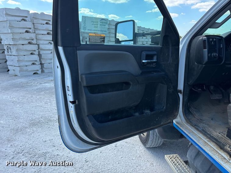 image for item FG0711 2021 Chevrolet Silverado 5500 HD flatbed truck