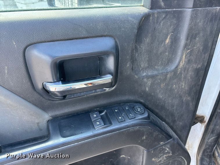 image for item FG0711 2021 Chevrolet Silverado 5500 HD flatbed truck