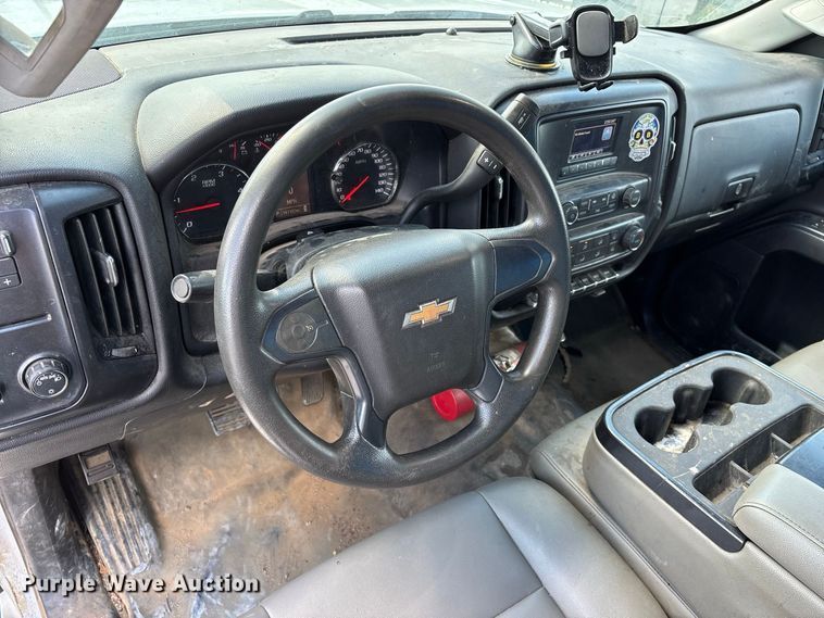image for item FG0711 2021 Chevrolet Silverado 5500 HD flatbed truck