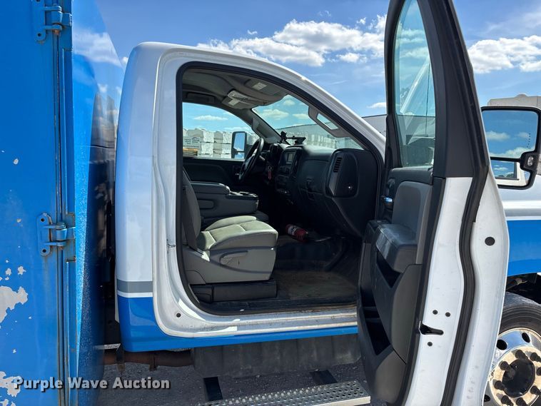 image for item FG0711 2021 Chevrolet Silverado 5500 HD flatbed truck