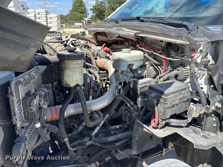 image for item FG0711 2021 Chevrolet Silverado 5500 HD flatbed truck