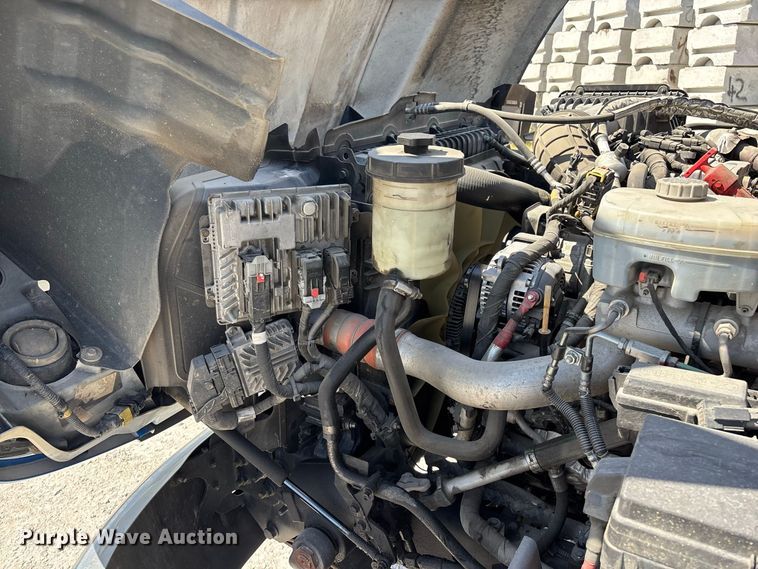 image for item FG0711 2021 Chevrolet Silverado 5500 HD flatbed truck