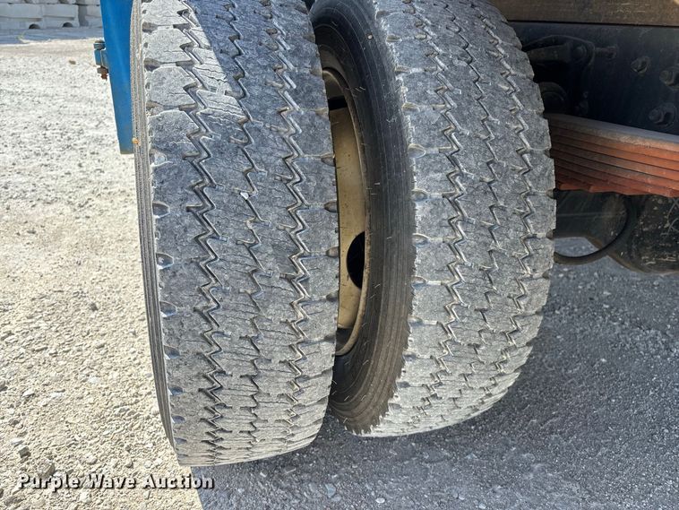 image for item FG0711 2021 Chevrolet Silverado 5500 HD flatbed truck