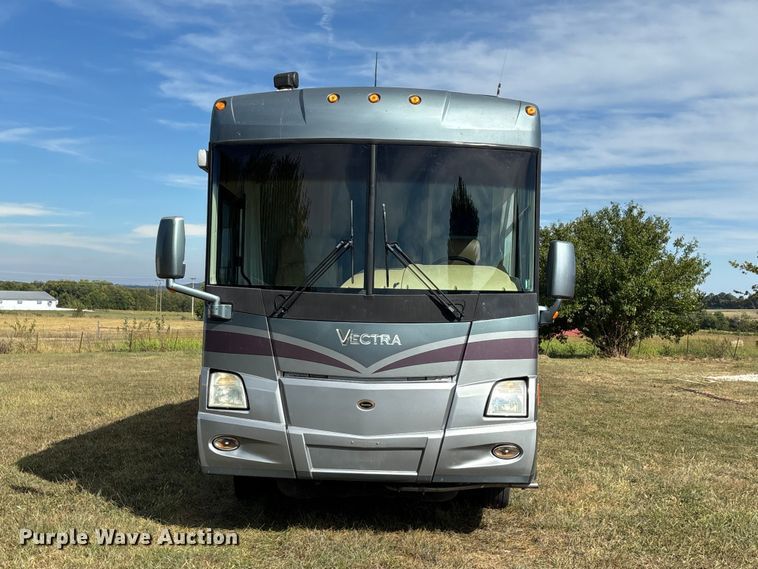 image for item FG0720 2005 Winnebago Vectra RV