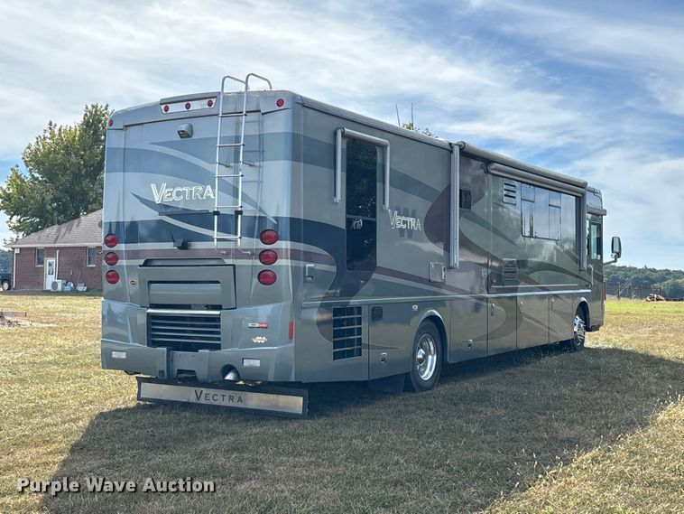 image for item FG0720 2005 Winnebago Vectra RV