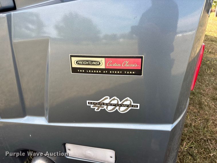 image for item FG0720 2005 Winnebago Vectra RV
