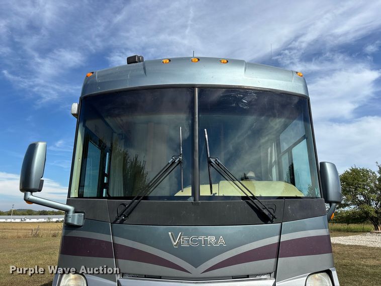 image for item FG0720 2005 Winnebago Vectra RV