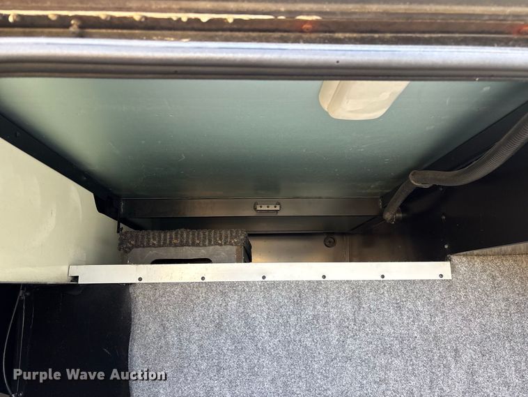 image for item FG0720 2005 Winnebago Vectra RV