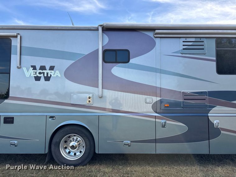 image for item FG0720 2005 Winnebago Vectra RV