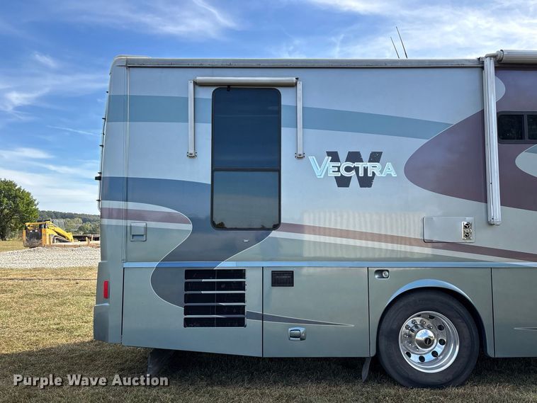 image for item FG0720 2005 Winnebago Vectra RV