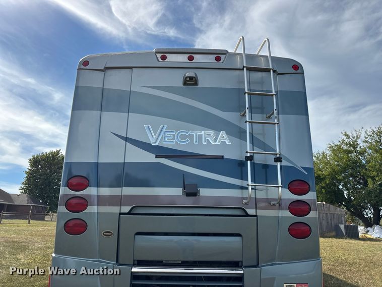 image for item FG0720 2005 Winnebago Vectra RV