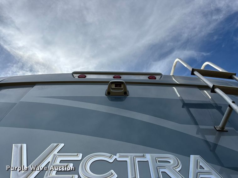 image for item FG0720 2005 Winnebago Vectra RV