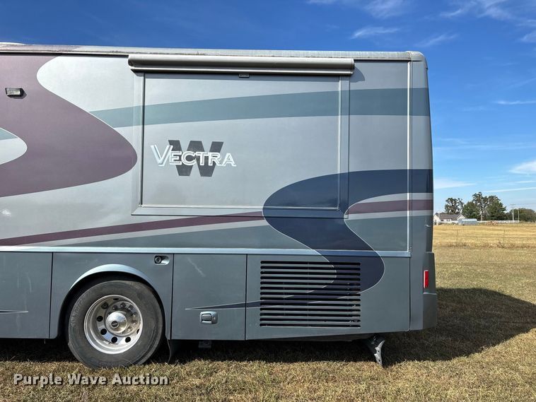 image for item FG0720 2005 Winnebago Vectra RV