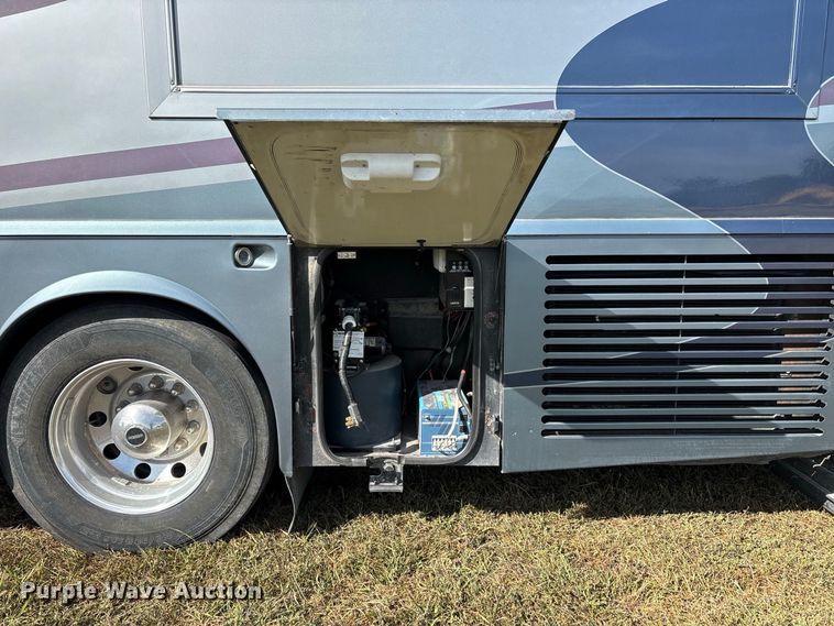 image for item FG0720 2005 Winnebago Vectra RV