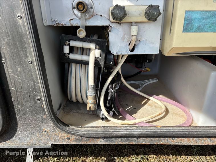 image for item FG0720 2005 Winnebago Vectra RV