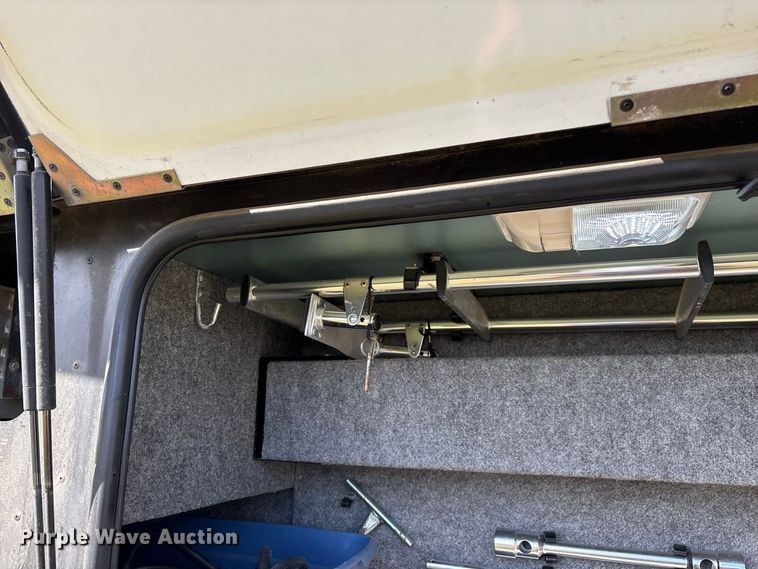 image for item FG0720 2005 Winnebago Vectra RV