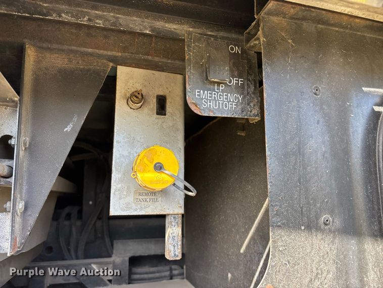 image for item FG0720 2005 Winnebago Vectra RV