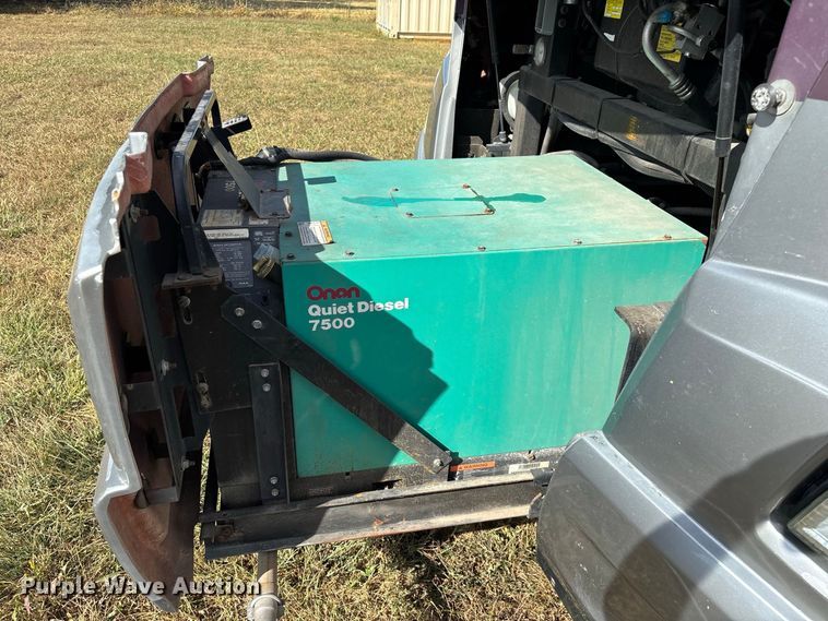 image for item FG0720 2005 Winnebago Vectra RV