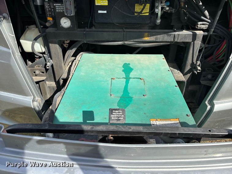 image for item FG0720 2005 Winnebago Vectra RV