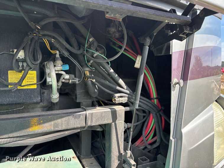 image for item FG0720 2005 Winnebago Vectra RV
